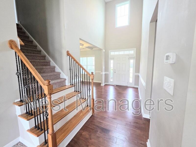 2229 Andalusian Dr - Photo 2 of 37