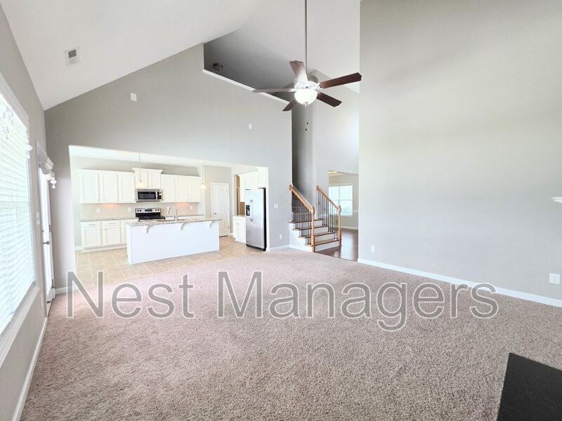 2229 Andalusian Dr - Photo 5 of 37