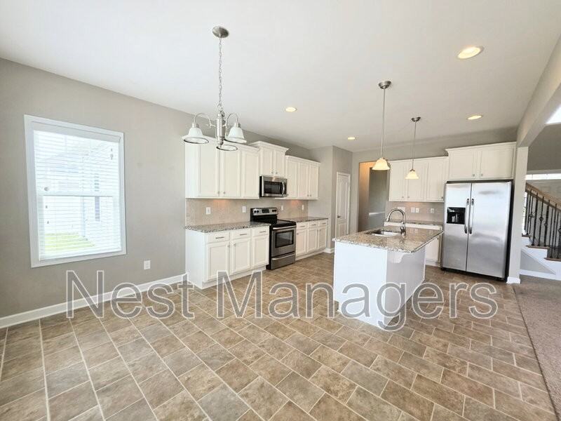2229 Andalusian Dr - Photo 7 of 37