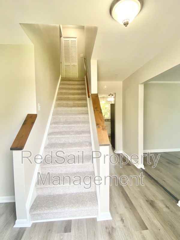 13 Sandpiper Ct - Photo 2 of 25