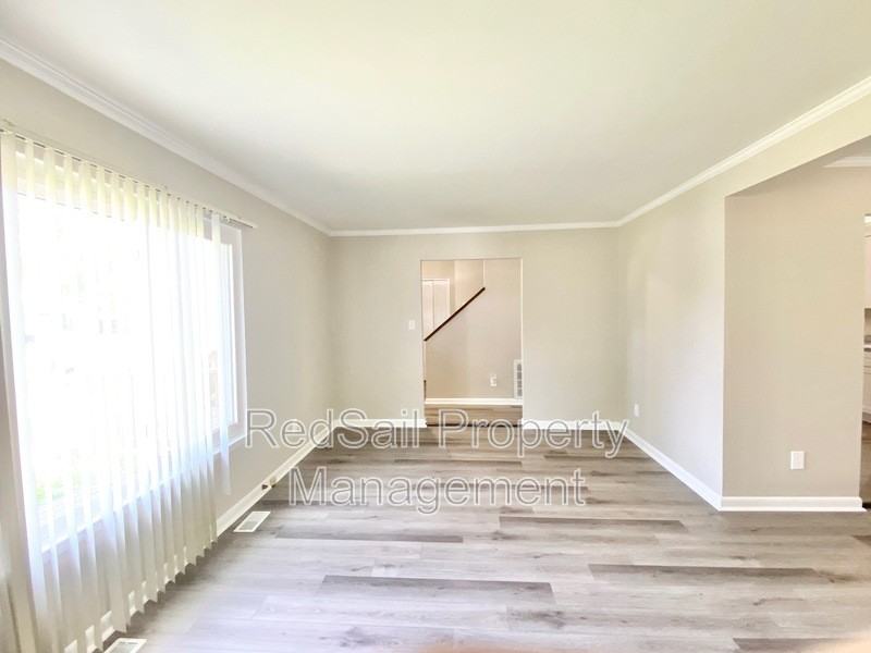 13 Sandpiper Ct - Photo 4 of 25