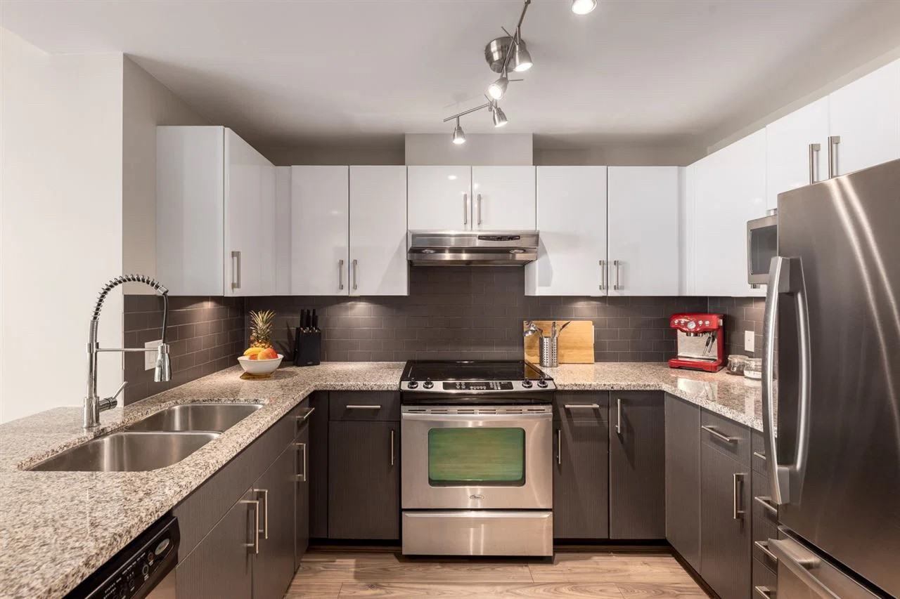 14 Begbie St - Photo 2 of 10