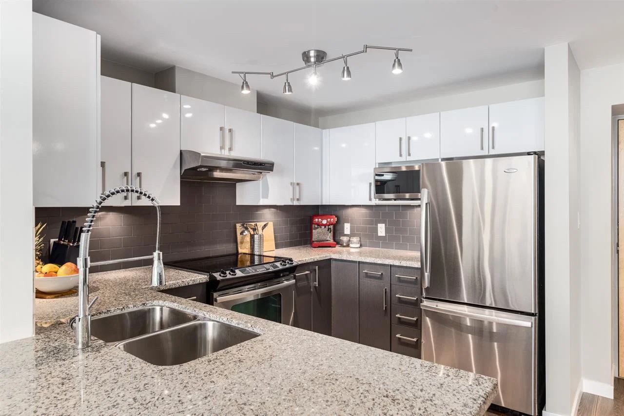 14 Begbie St - Photo 3 of 10