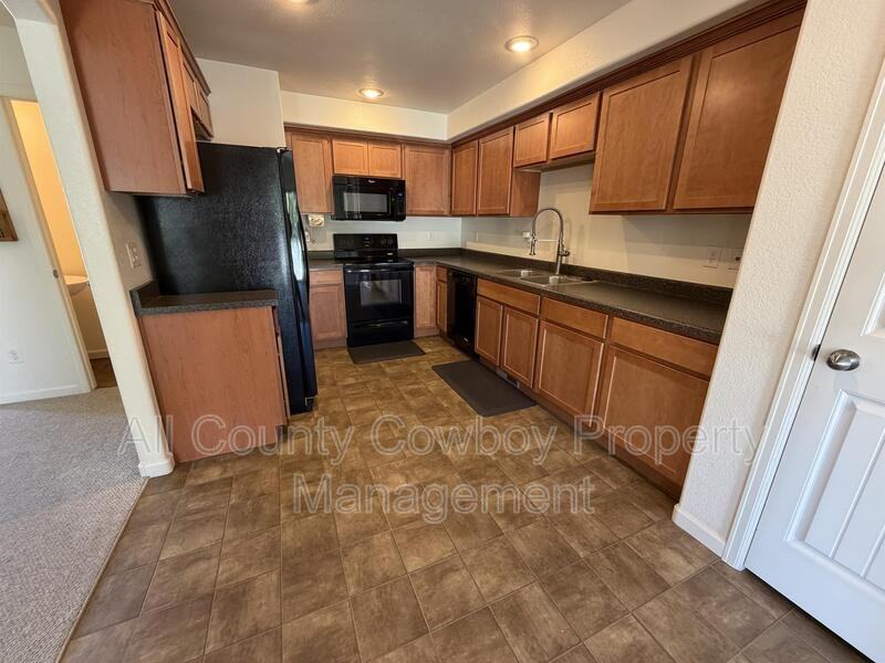 4035 Little Moon Trl - Photo 2 of 17