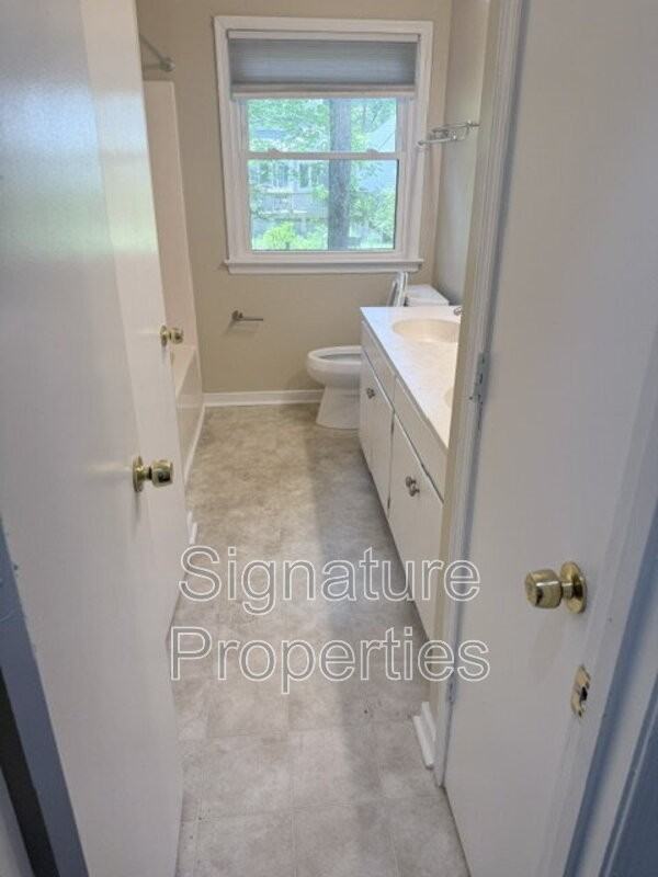 14709 Mill Spring Dr - Photo 7 of 18