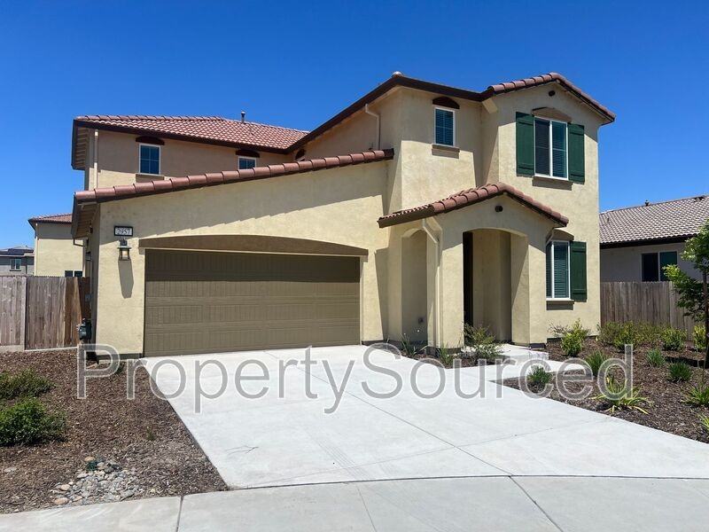 2957 Mokelumne Ct - Photo 2 of 37