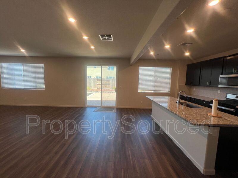 2957 Mokelumne Ct - Photo 5 of 37