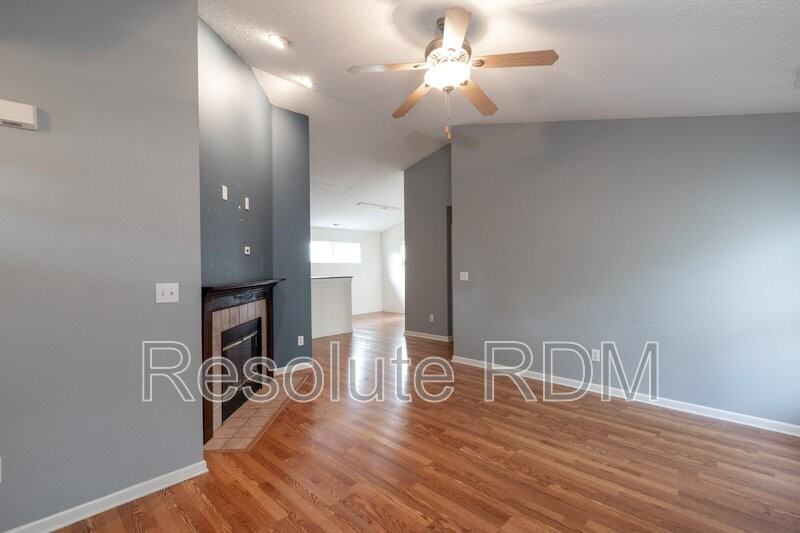 11968 Locus Ln - Photo 7 of 30
