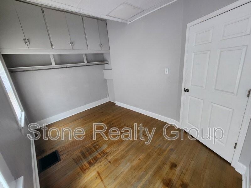 1130 N 8th St #B - Photo 4 of 6