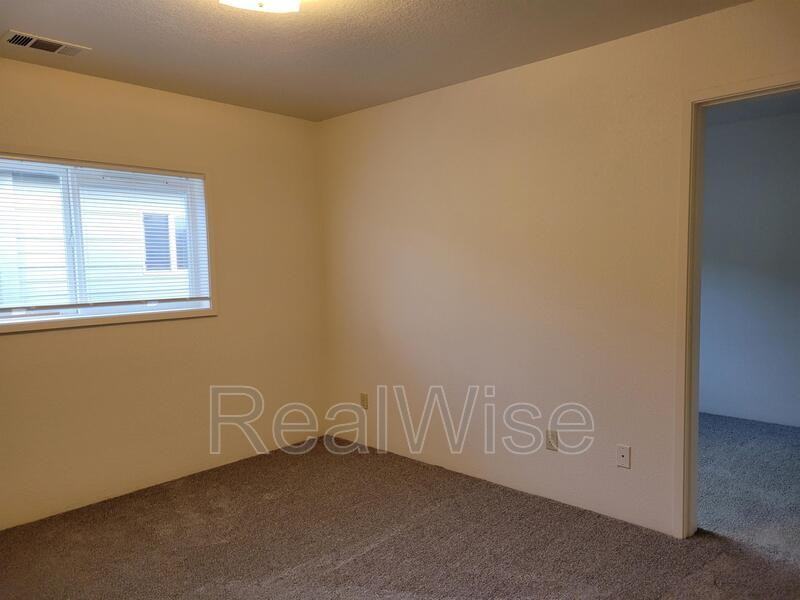 124 Sw Jenn Way - Photo 5 of 11