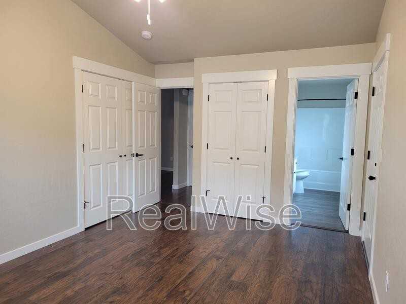 124 Sw Jenn Way - Photo 6 of 11