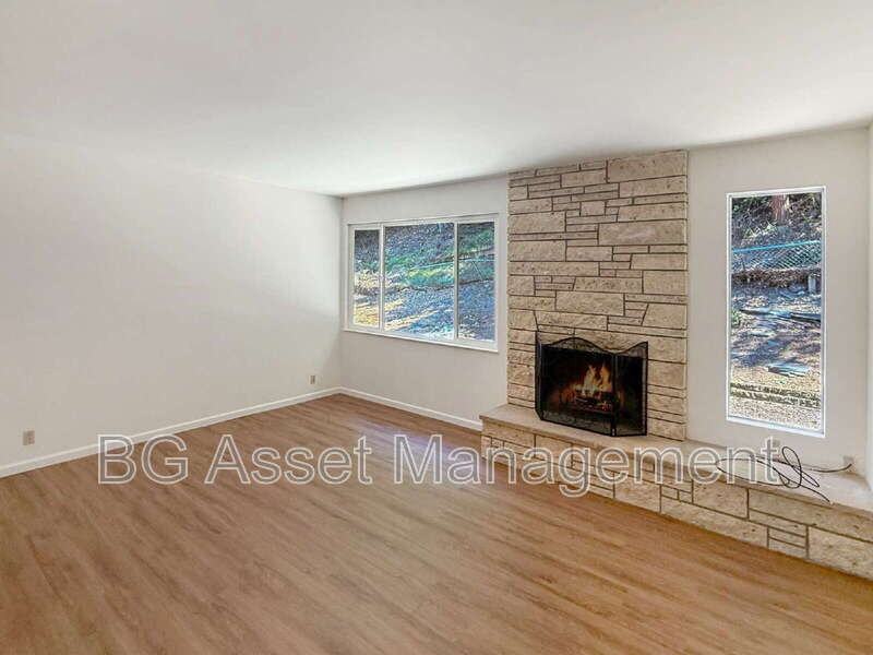2672 Doidge Ave - Photo 2 of 36