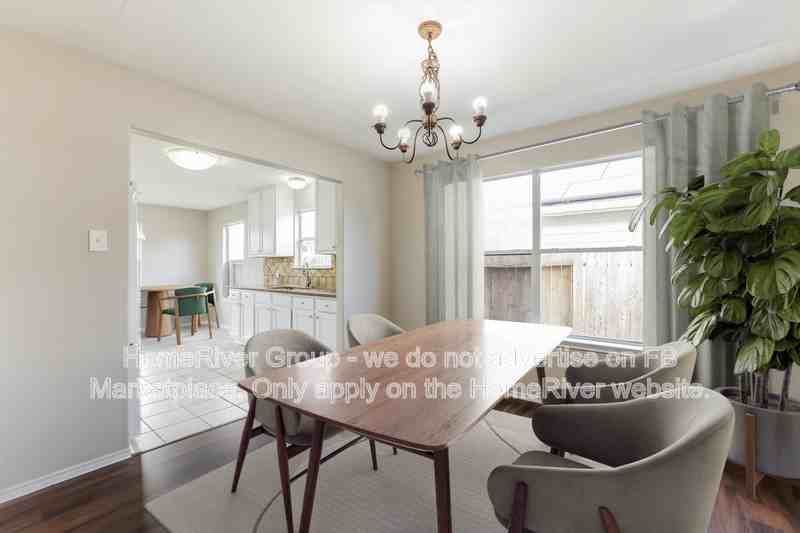 14007 Marners Ct - Photo 4 of 26