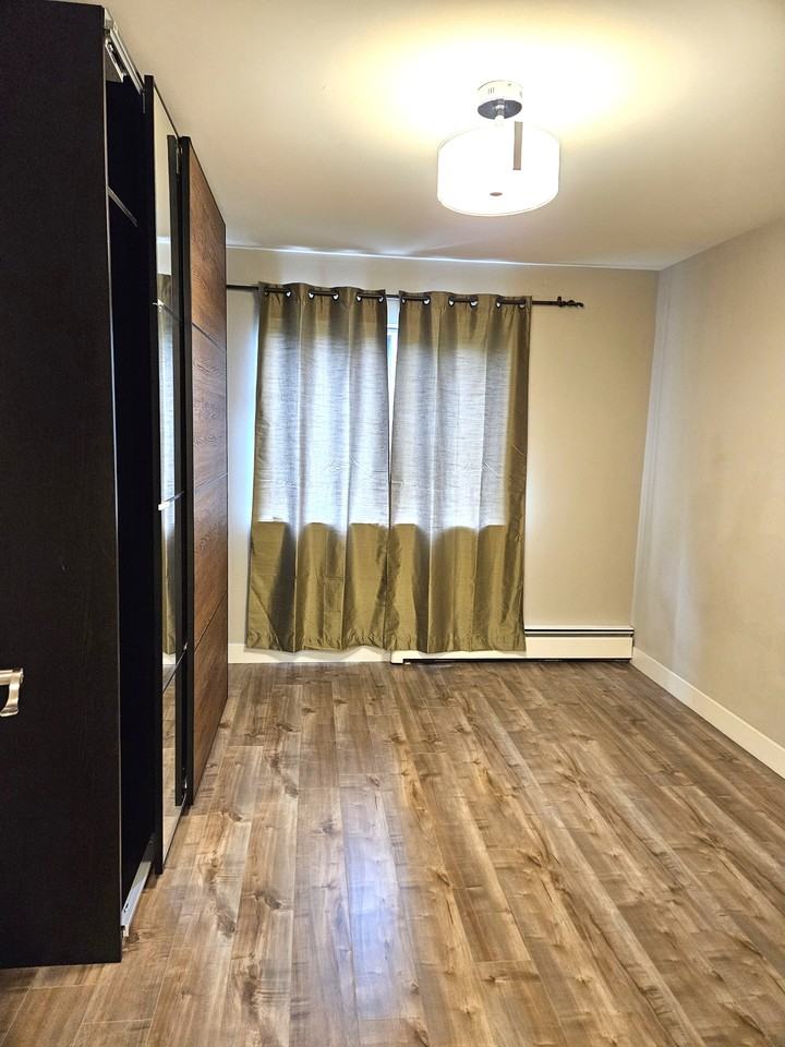 428 Agnes Street #208 - Photo 3 of 12