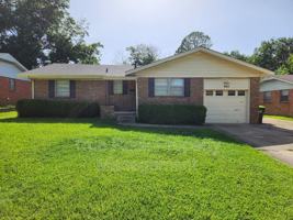 featured image of 925 N Linda Ave