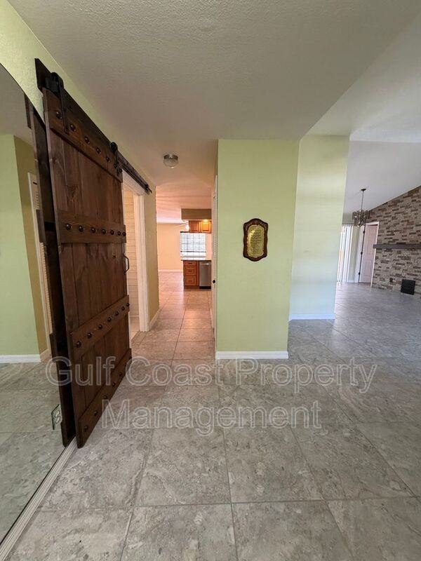 27019 Shanahan Ln - Photo 5 of 46