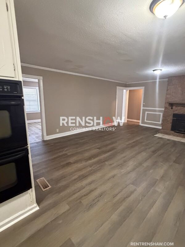 1222 N 28th Ave - Photo 5 of 27