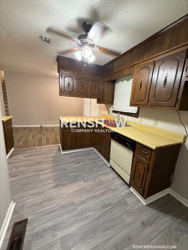 35 Emerson Dr - Photo 7 of 33