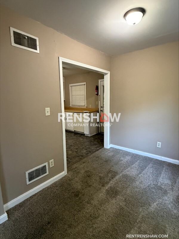 54 Locust Ln - Photo 5 of 16