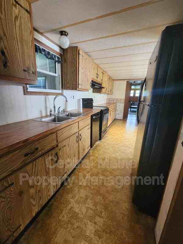 400 Friendship Rd - Photo 5 of 14