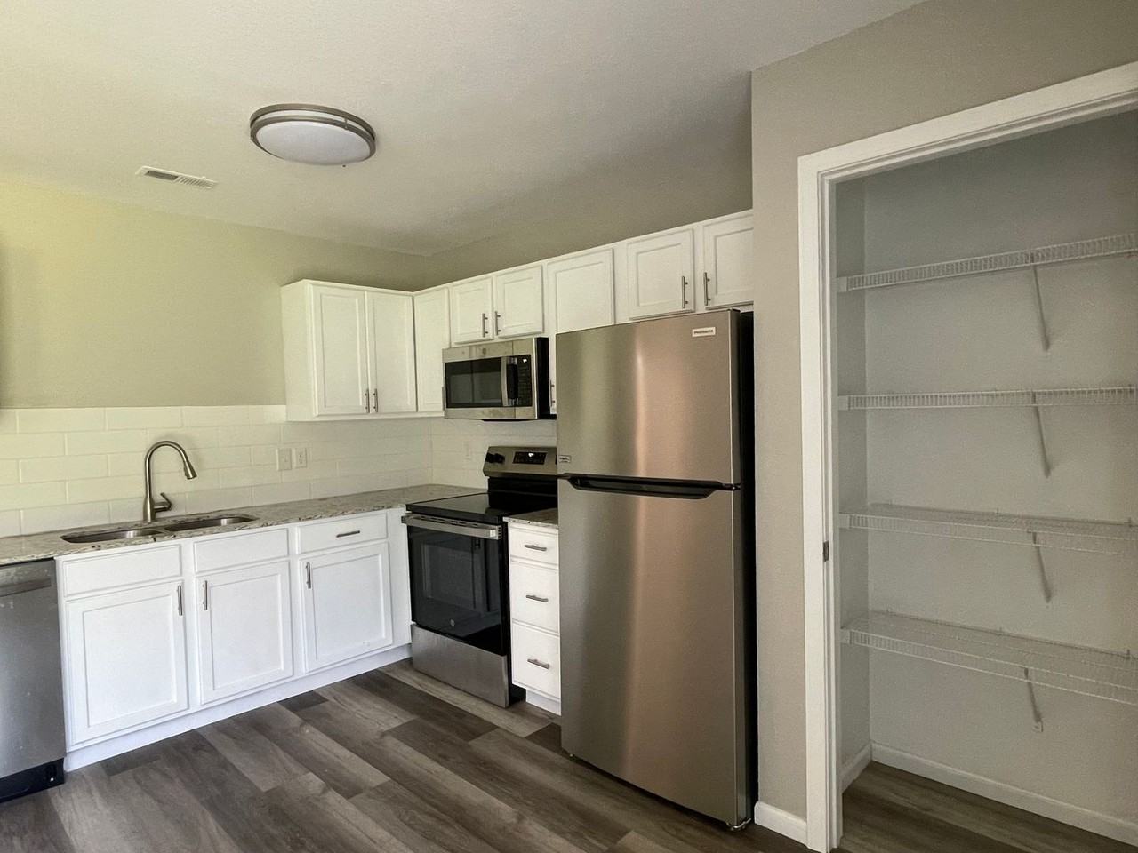 Cross Creek Villas - Photo 5 of 28