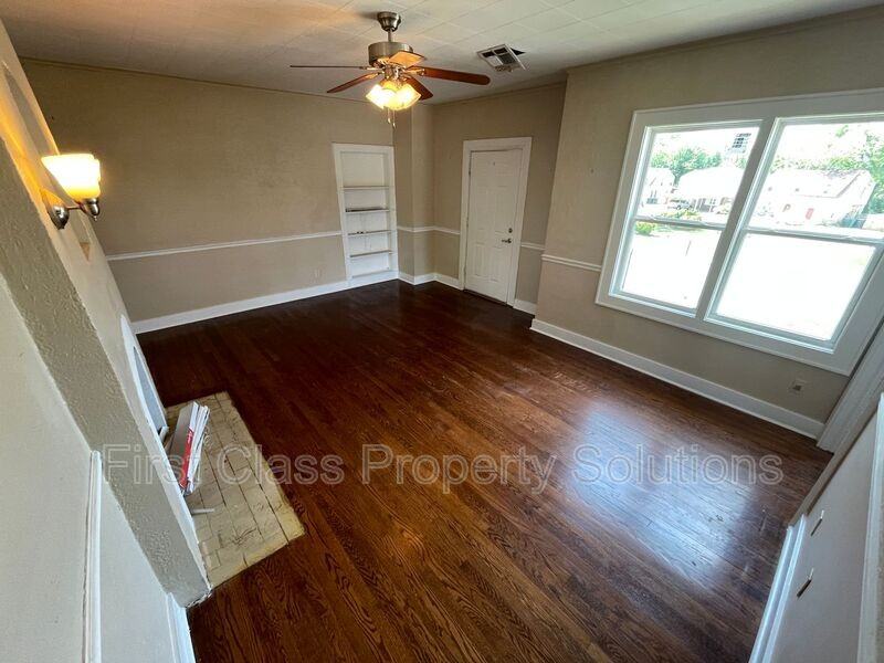 3029 1/2 Nw 12th St - Photo 4 of 20