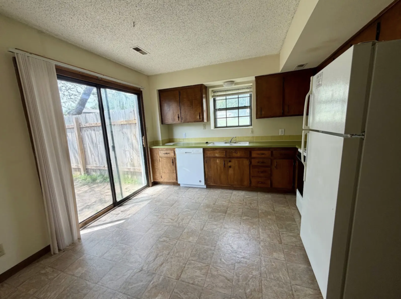 3427 Harvard Rd - Photo 4 of 10