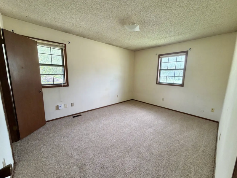 3427 Harvard Rd - Photo 6 of 10