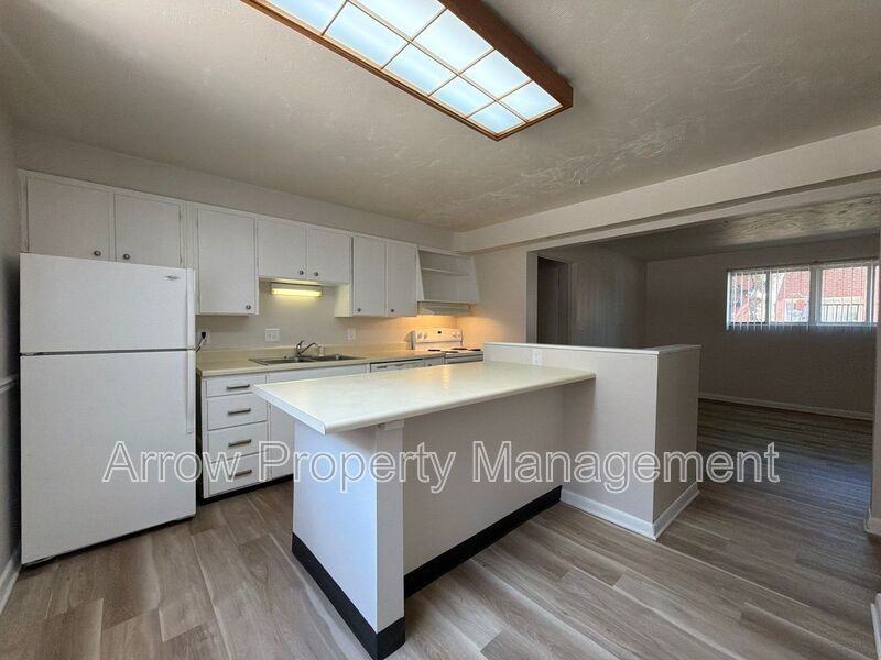 1446 S 20th St - Photo 3 of 11