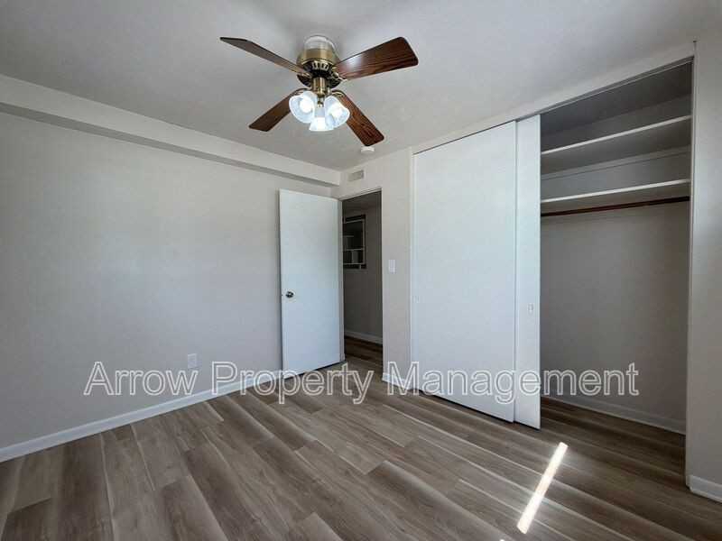 1446 S 20th St - Photo 6 of 11