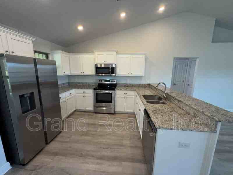 5004 Hamilton Crossing Blvd - Photo 7 of 26