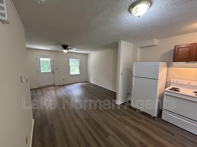 4709 Grassy Creek Rd - Photo 2 of 24
