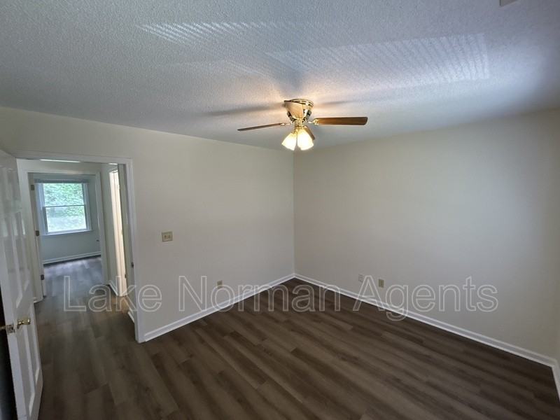 4709 Grassy Creek Rd - Photo 3 of 24