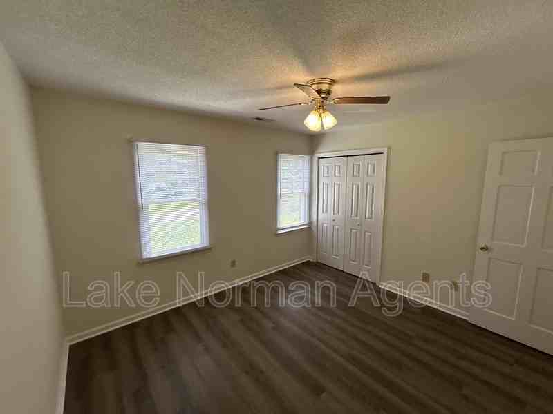 4709 Grassy Creek Rd - Photo 5 of 24