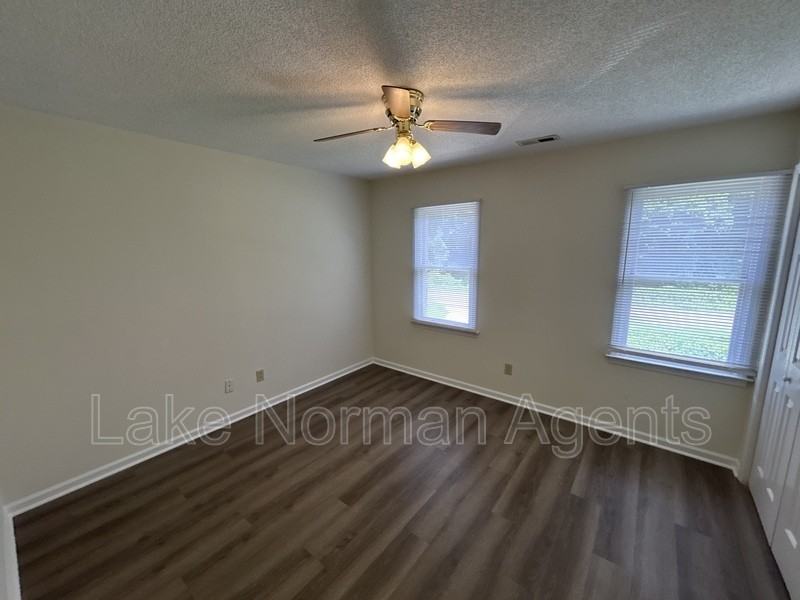 4709 Grassy Creek Rd - Photo 6 of 24