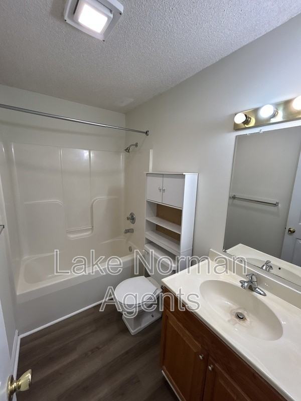 4709 Grassy Creek Rd - Photo 7 of 24