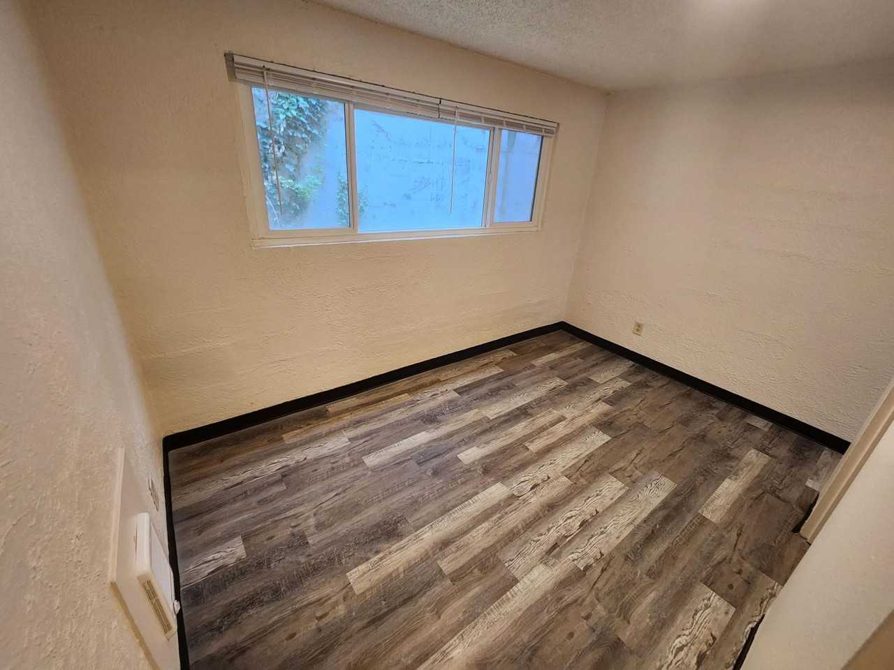 Melrose Court Apartments - Photo 3 of 9