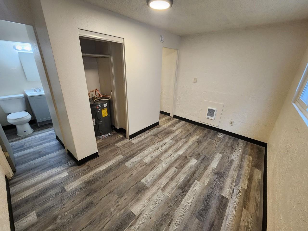 Melrose Court Apartments - Photo 4 of 9