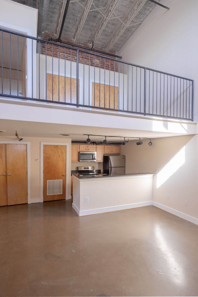 Cornish Brewery Apartment Homes - Photo 7 of 10