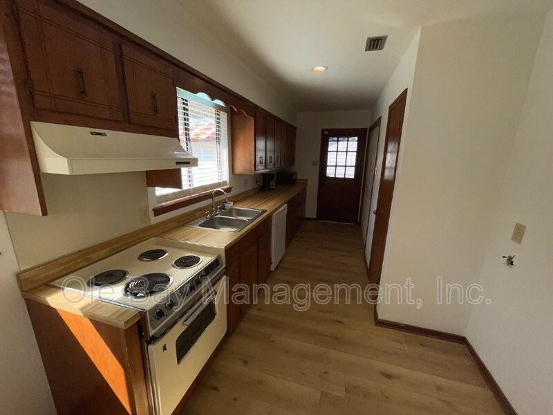 4127 Springdale Rd - Photo 5 of 7