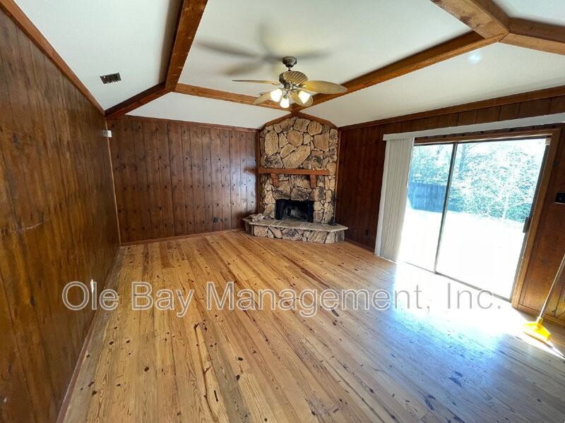 4127 Springdale Rd - Photo 6 of 7