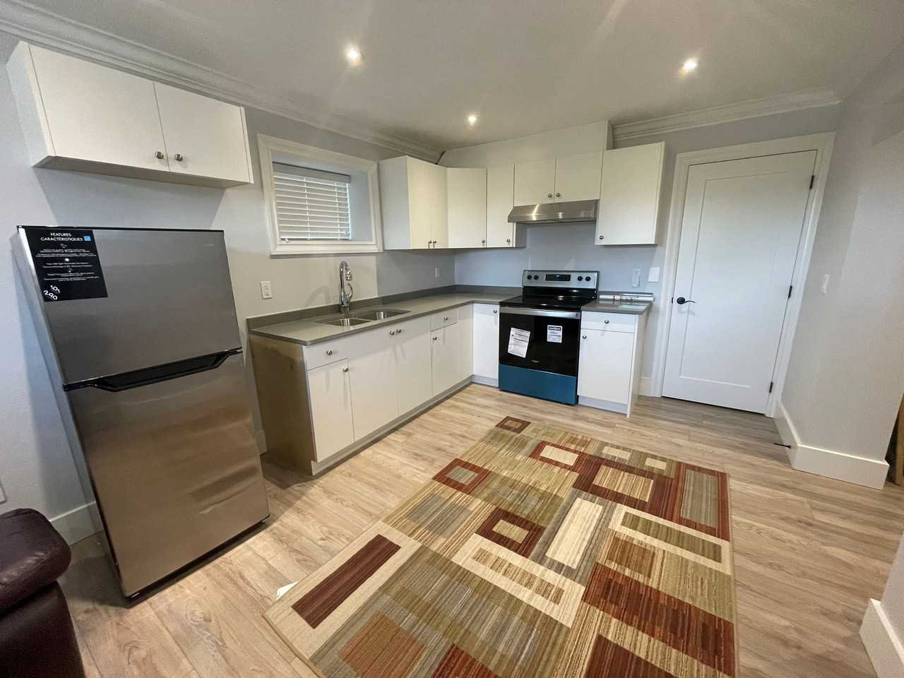 97 Holdom Avenue - Photo 5 of 9
