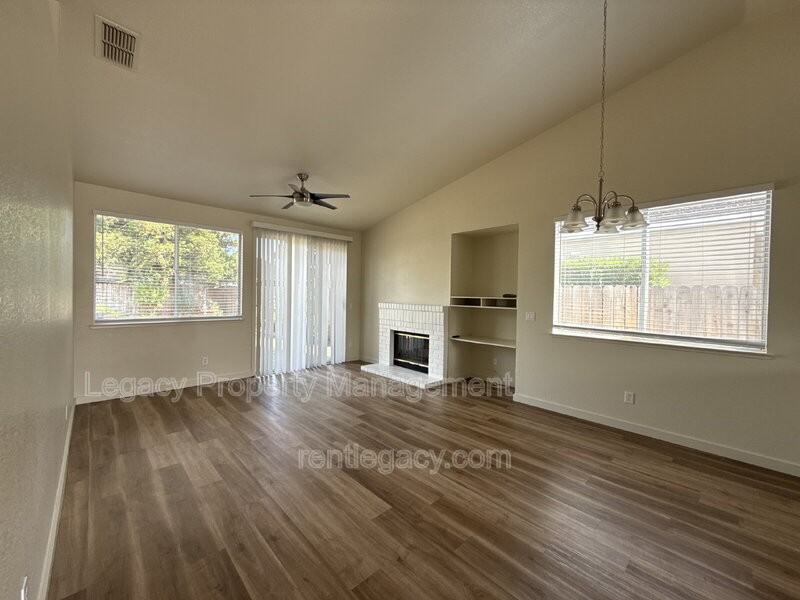 403 Munden Ct - Photo 2 of 19