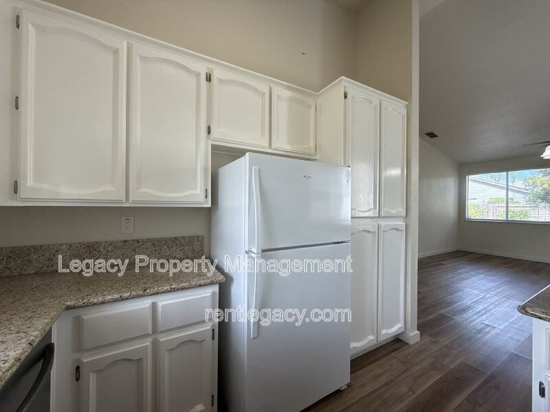 403 Munden Ct - Photo 4 of 19