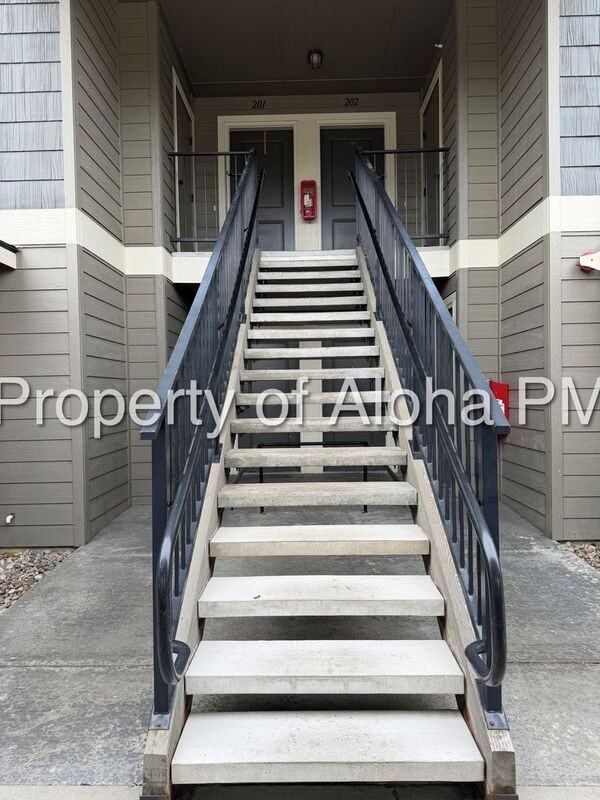 1023 W Pine Ave #202 - Photo 2 of 18