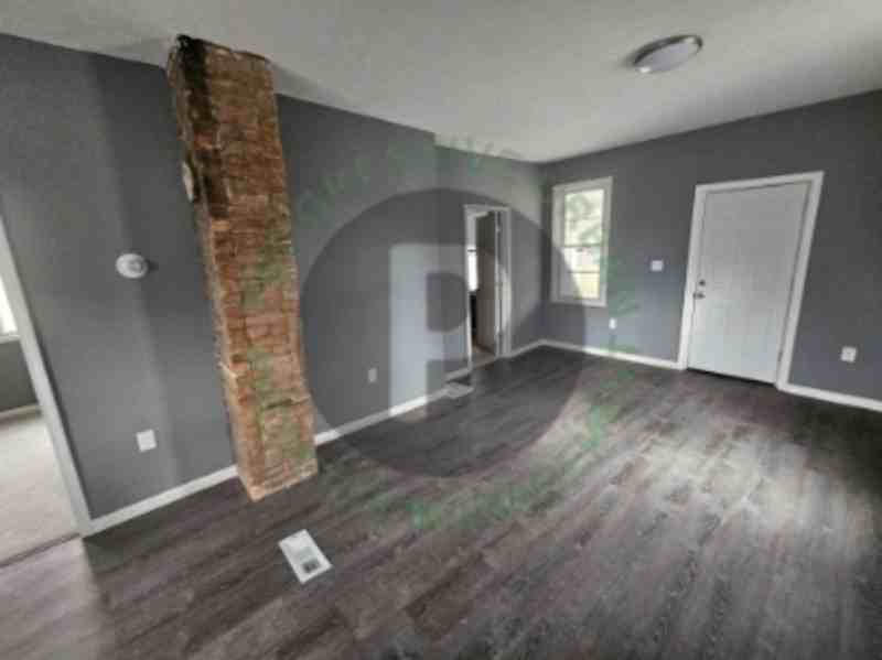 7040 Roy Ave - Photo 4 of 13
