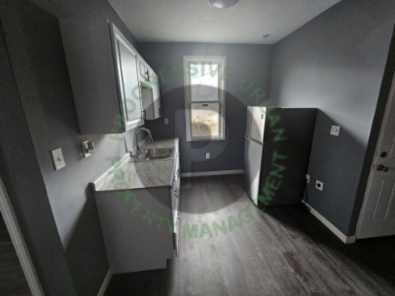 7040 Roy Ave - Photo 5 of 13