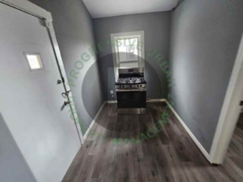 7040 Roy Ave - Photo 6 of 13