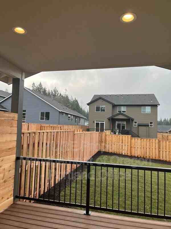 1730 Ne Gilbert Ln - Photo 5 of 16