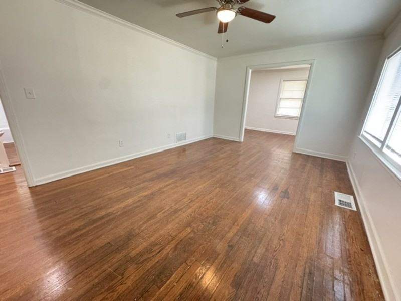 340 Adelle St Se - Photo 2 of 12